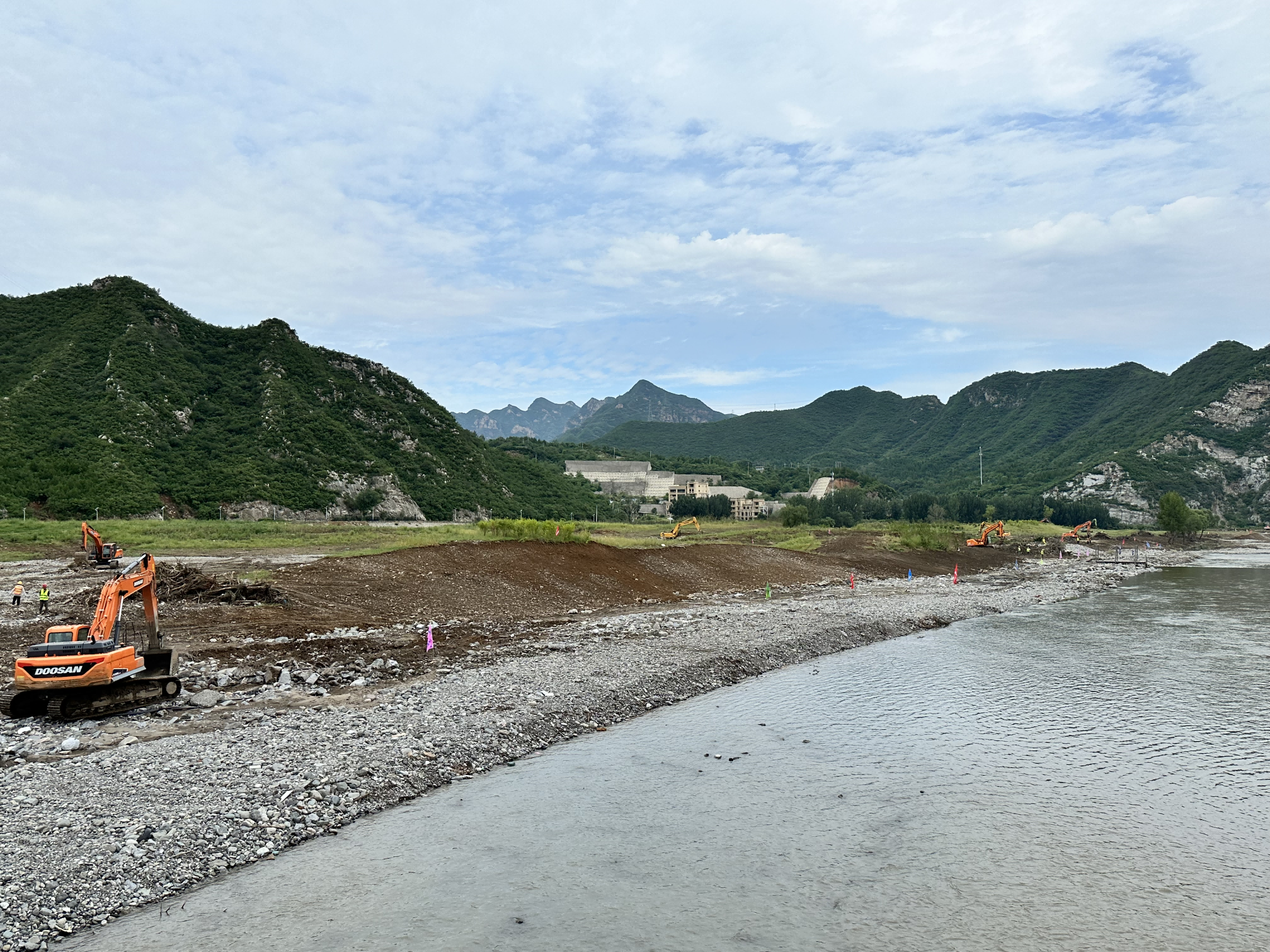 一線(xiàn)傳真 | 野溪橋至陳家莊橋區(qū)域1200米河道清理接近尾聲