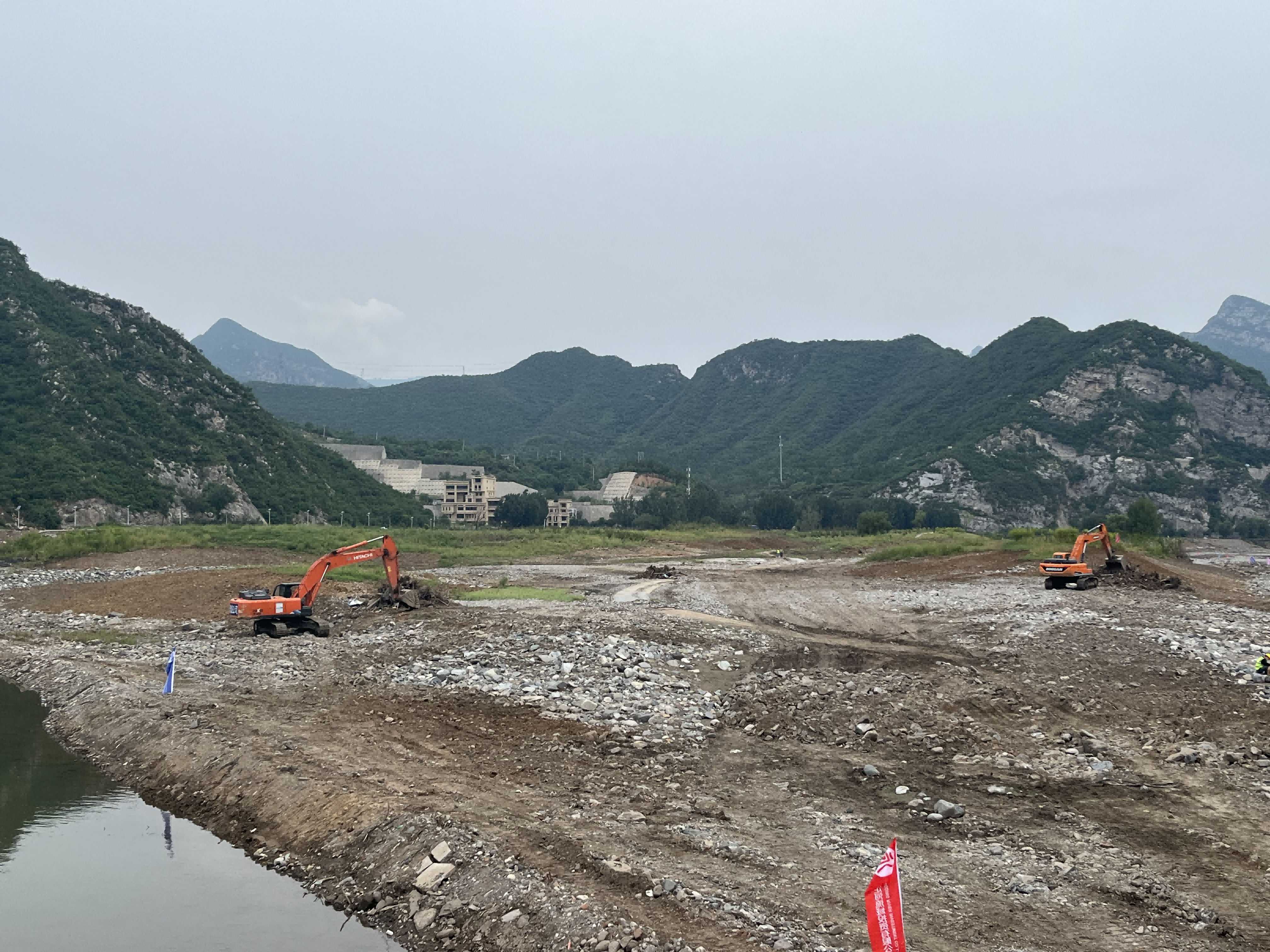 一線(xiàn)傳真 | 野溪橋至陳家莊橋區(qū)域1200米河道清理接近尾聲